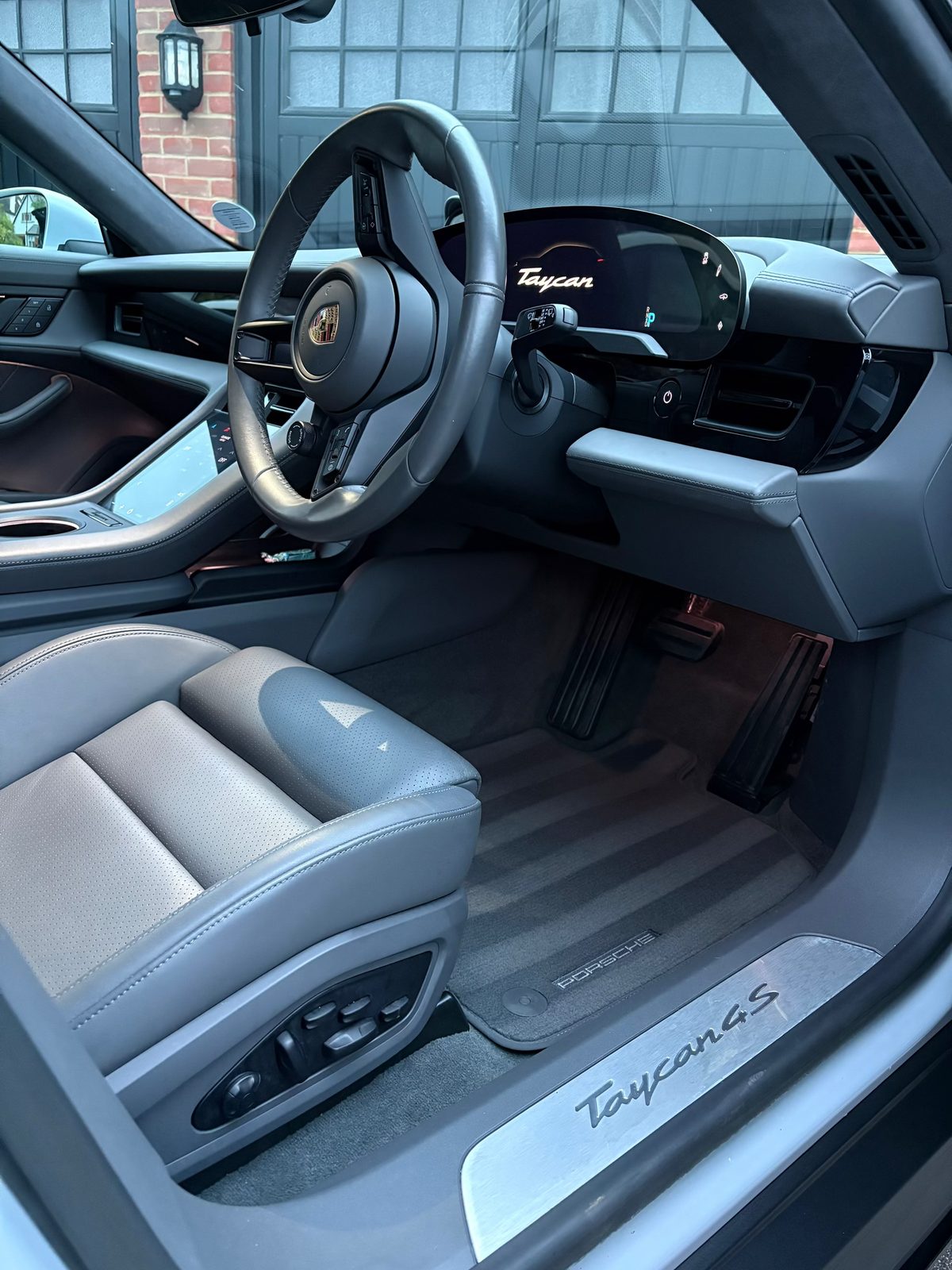 Professional car detailing by LosDetails